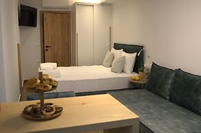 Oniropetra Luxury Suites