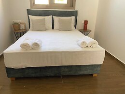 Oniropetra Luxury Suites