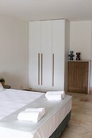 Oniropetra Luxury Suites