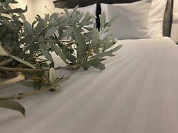 Oniropetra Luxury Suites