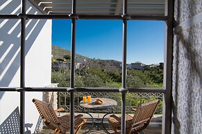 Oniropetra Luxury Suites