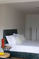 Oniropetra Luxury Suites