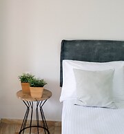 Oniropetra Luxury Suites