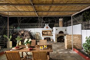 Oniropetra Luxury Suites