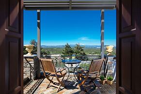 Oniropetra Luxury Suites