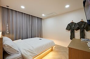 SOUNDS HOTEL
