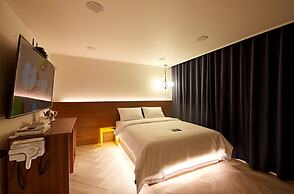 SOUNDS HOTEL