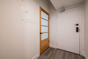 Spacious Newly Renovated 1 Bedroom Suite