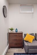 Spacious Newly Renovated 1 Bedroom Suite