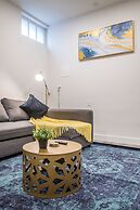 Spacious Newly Renovated 1 Bedroom Suite