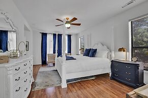 Beautiful Sedona Home, Redrock Views, and Hot Tub by RedAwning