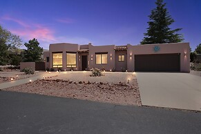 Beautiful Sedona Home, Redrock Views, and Hot Tub by RedAwning