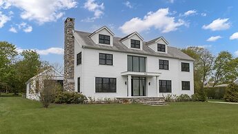 Modern Colonial With Views Of Sakonnet Bay 5 Bedroom Home by Redawning