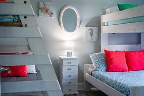 Blue Haven - 1414 Oleander 4 Bedroom Home by RedAwning