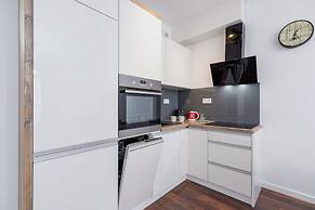 Slusarska Apartment Cracow by Renters