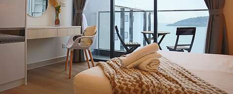 Homesuite' Home at The Shore KK