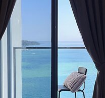 Homesuite' Home at The Shore KK