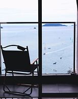 Homesuite' Home at The Shore KK