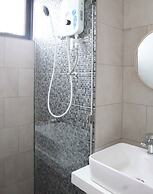 Homesuite' Home at The Shore KK