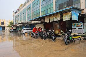 OYO 92451 Hasan House Syariah 2NearVihara Budhi Bhakti