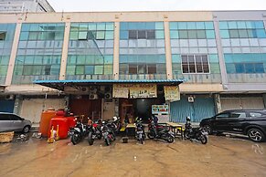 OYO 92451 Hasan House Syariah 2NearVihara Budhi Bhakti