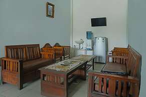 OYO 92377 Wisma Melyro Syariah Near Yamaha - Thamrin Brothers Cabang M