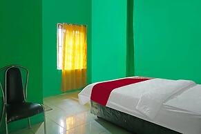 OYO 92377 Wisma Melyro Syariah Near Yamaha - Thamrin Brothers Cabang M