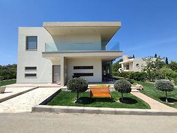 Home21-elegant Spacious Villa-5 min From the Beach