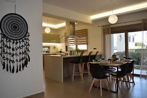 Home21-elegant Spacious Villa-5 min From the Beach