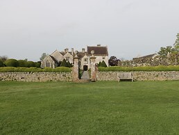 The Lodge at Crossroads Farm