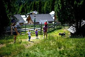 Berg- & Erlebnis-Resort MarktlAlm - Chalets & Lodges