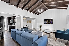 Casa Sofia 4 Bedroom Luxury Home & Pool