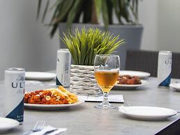 Hotel Mesaluna Short & Long Stay