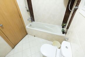 Oak Orchid Opulent 2 BR Apartment with Walk-in Closet