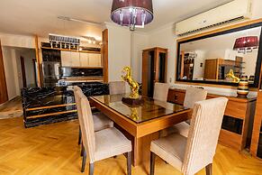 Oak Orchid Opulent 2 BR Apartment with Walk-in Closet
