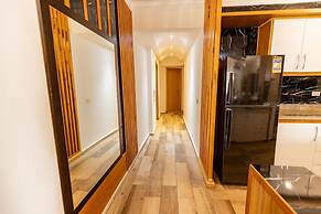 Oak Orchid Opulent 2 BR Apartment with Walk-in Closet