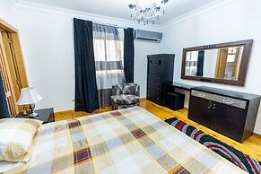 Oak Orchid Opulent 2 BR Apartment with Walk-in Closet