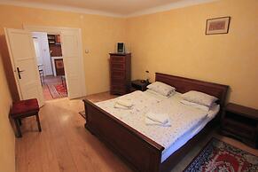 Cool 1 Bedroom Prokopska Apartment in Mala Strana