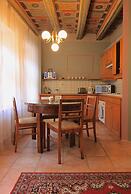 Historical Apartment With Balcony