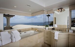 Sunset Cove Villas in Laguna Beach