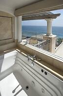 Sunset Cove Villas in Laguna Beach