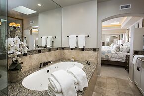 Sunset Cove Villas in Laguna Beach