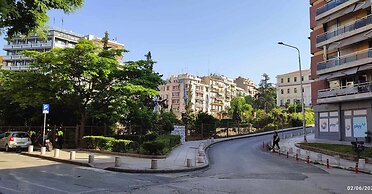 Luxury Art Deco 1-bed Apartment in Thessaloniki