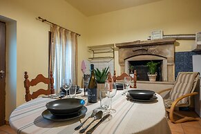 Walnut Tree Villa Ano Archanes-10km From Heraklion