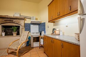 Walnut Tree Villa Ano Archanes-10km From Heraklion