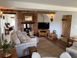 Character Detached 3-bed Cottage Audlem Cheshire