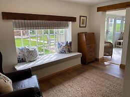 Character Detached 3-bed Cottage Audlem Cheshire