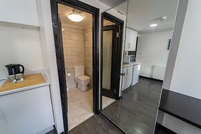 Modern Studio Close to City Centre!