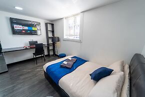 Modern Studio Close to City Centre!