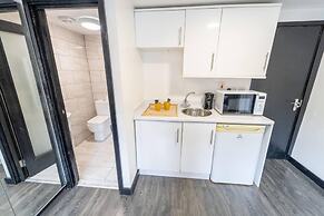 Modern Studio Next to University of Birmingham